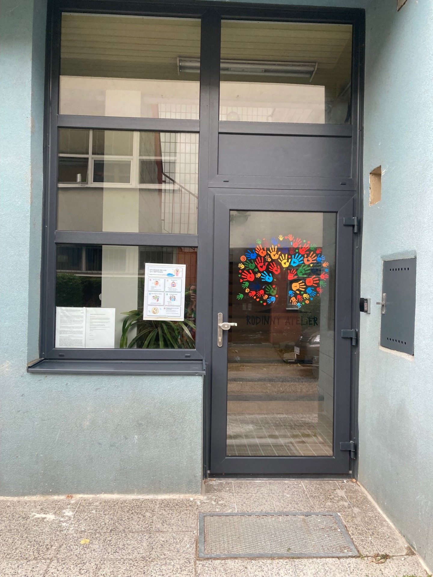 vstup z ulice